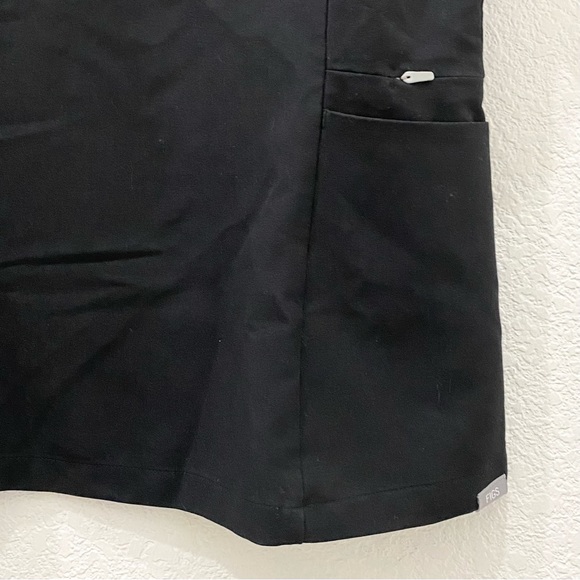 FIGS W20SW1032 Black Inala Slim Scrub Top Size M - Picture 8 of 15